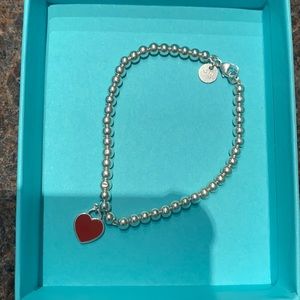 Red heart tag bead bracelet